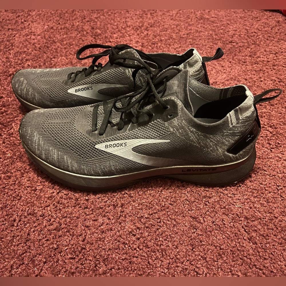 Brooks Levitate 4 Gray Running Athletic Shoes Men’s Size 11 MEDIUM D 1103451D095